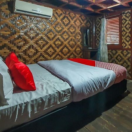 Oyo 951 Cempaka Ratu Beach Resort Sukabumi Exterior photo