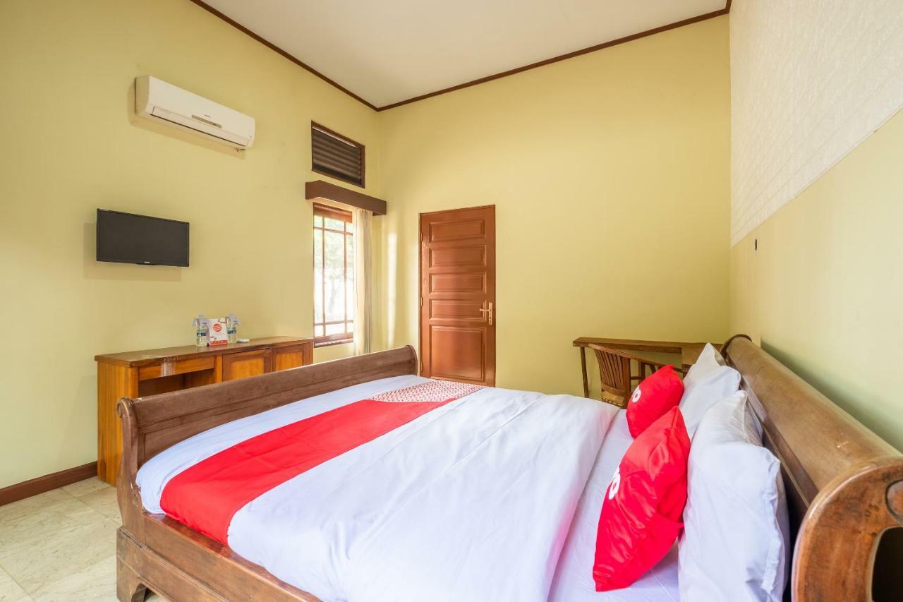 Oyo 951 Cempaka Ratu Beach Resort Sukabumi Exterior photo