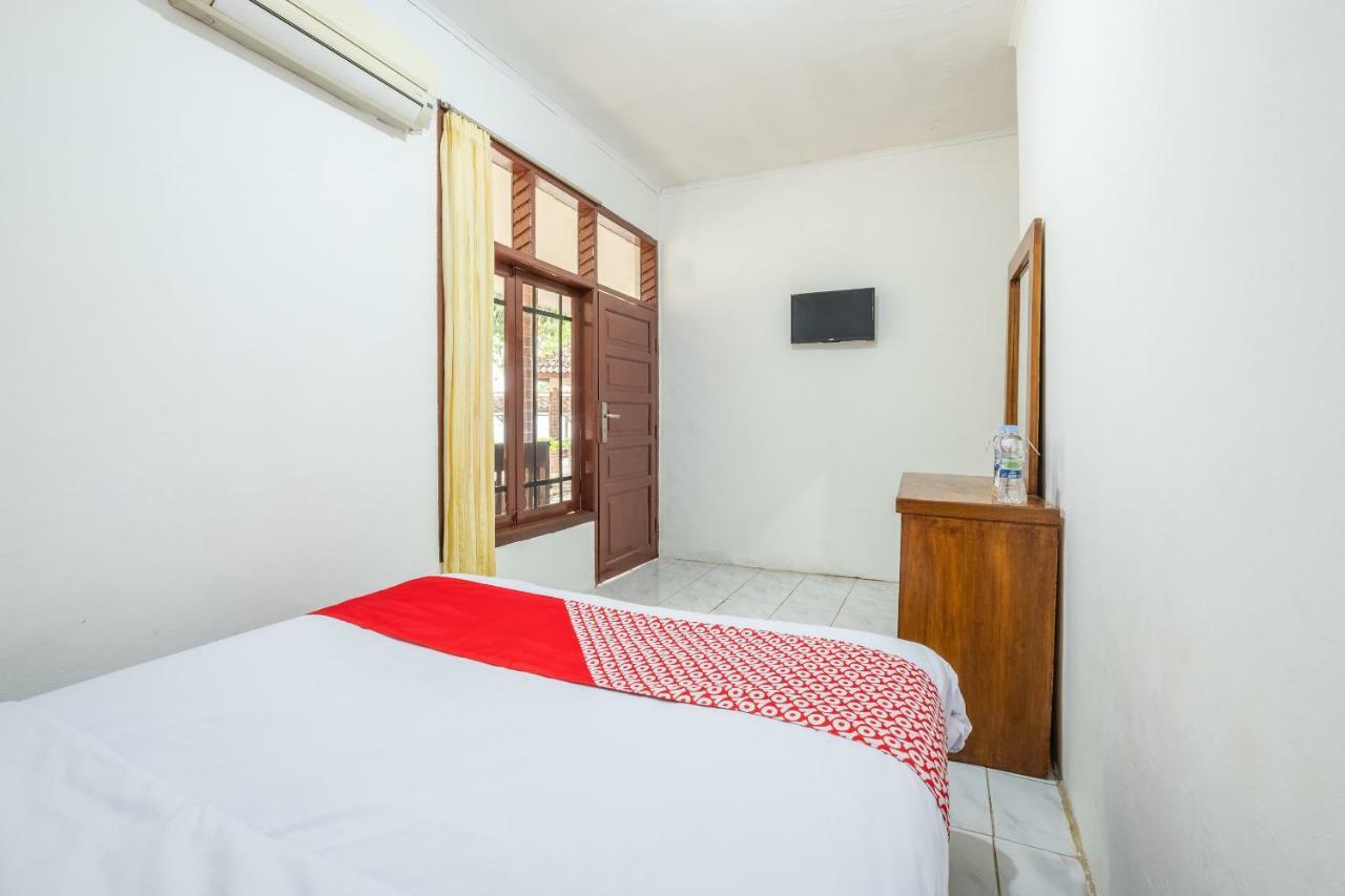 Oyo 951 Cempaka Ratu Beach Resort Sukabumi Exterior photo