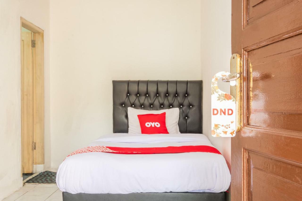 Oyo 951 Cempaka Ratu Beach Resort Sukabumi Exterior photo